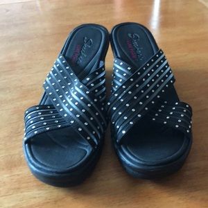 Sketchers luxe foam sandals